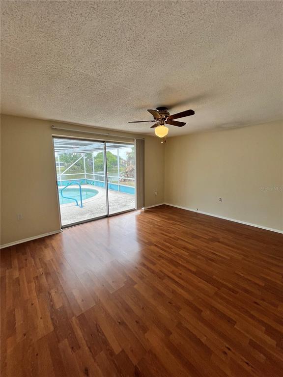 Building Photo - 7403 Populus Dr