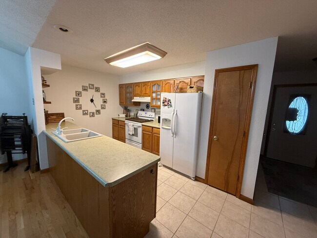 Building Photo - 917 Roddy Rd