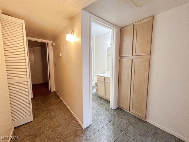 Building Photo - 3125 Casey Dr