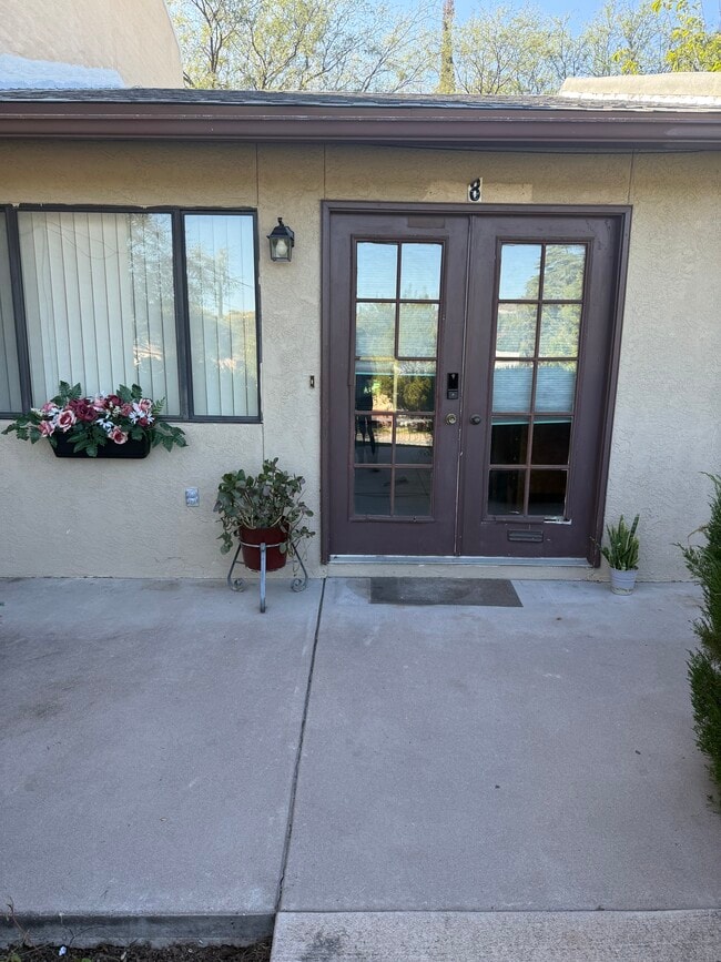 Building Photo - 797 W Mesa Verde Dr