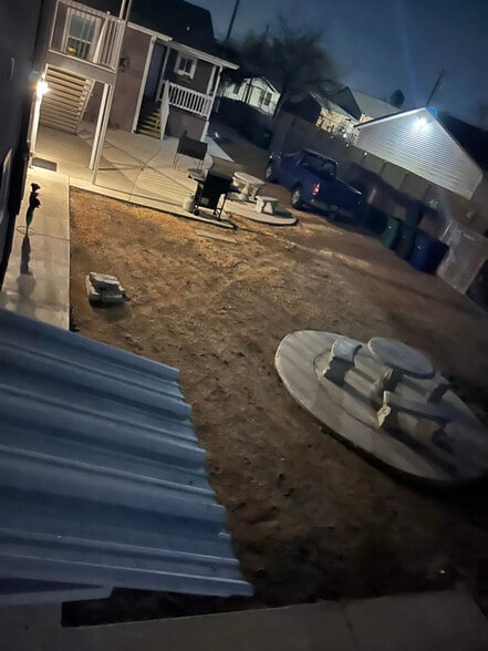 Building Photo - 319 S Olive St