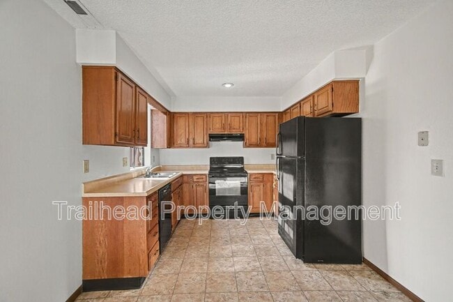 Building Photo - 410 NW Nottingham Ln