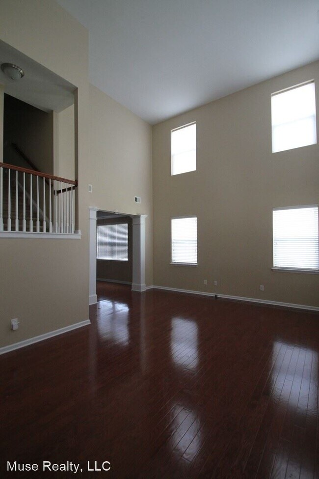 Building Photo - 7 br, 4 bath House - 695 Hicklin Drive