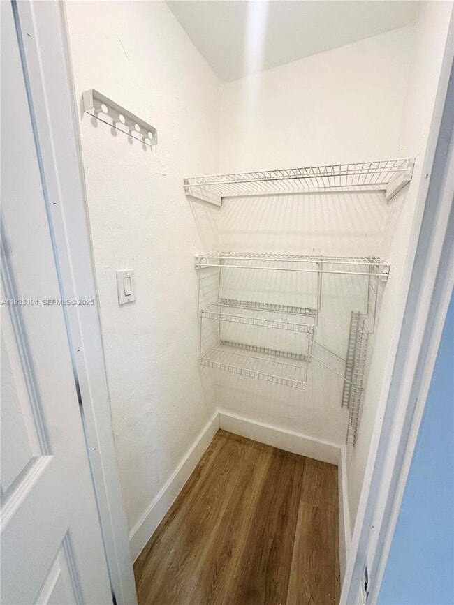 Building Photo - 553 NE 65th St