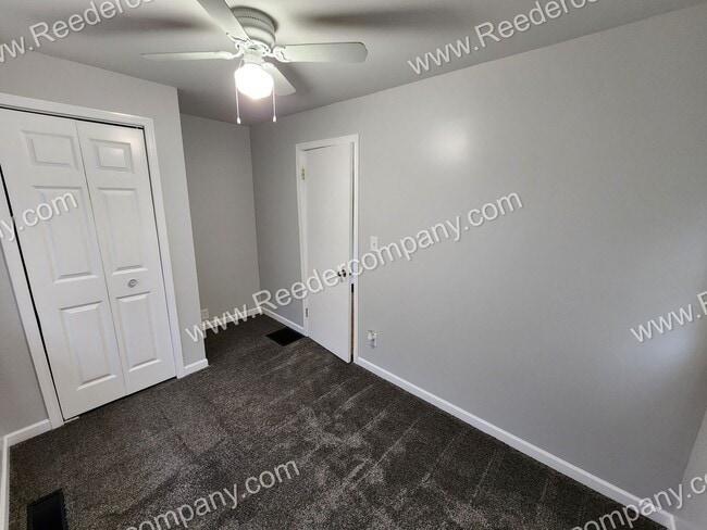 Building Photo - 204 W Sigler St