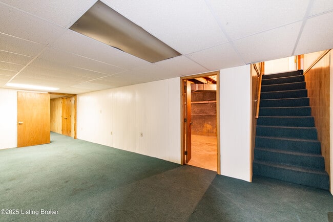 Building Photo - 8015 Schroering Dr