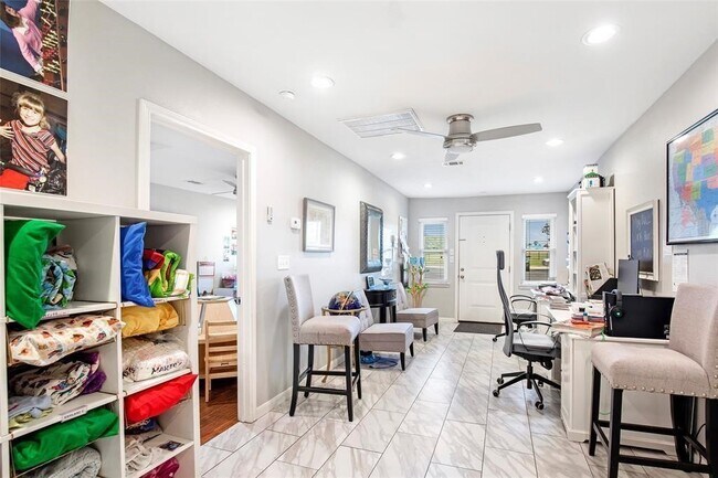 Building Photo - 5302 Treaschwig Rd