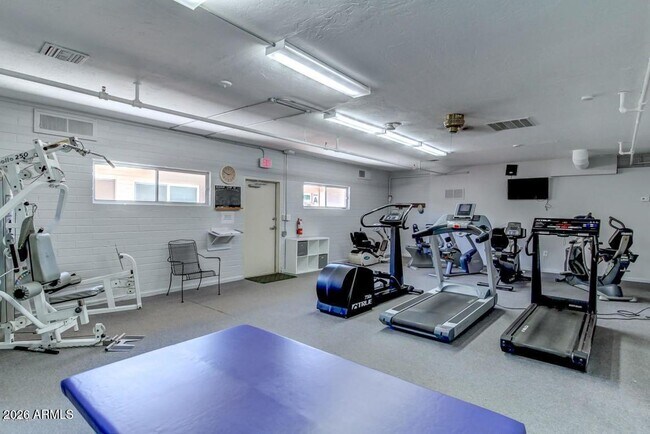 Building Photo - 264 N 54th St
