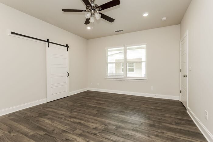 Building Photo - 2508 Elmcroft Ave