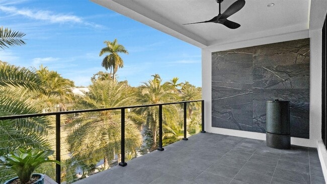 Building Photo - 823 Ponce de Leon Dr