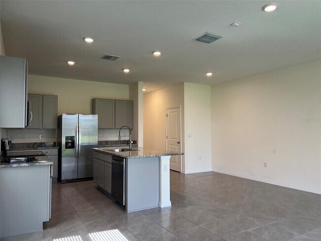 Building Photo - 32978 Tulip Petal Ln