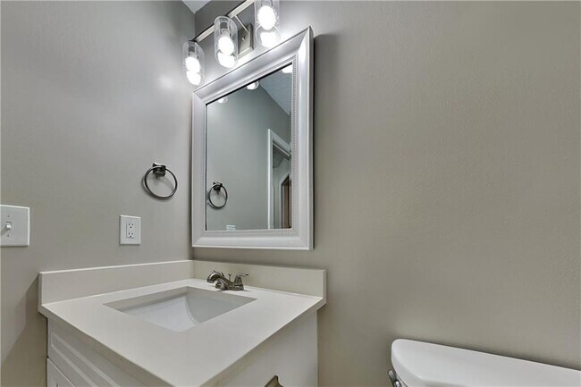 Building Photo - 353 Wildwood Ct