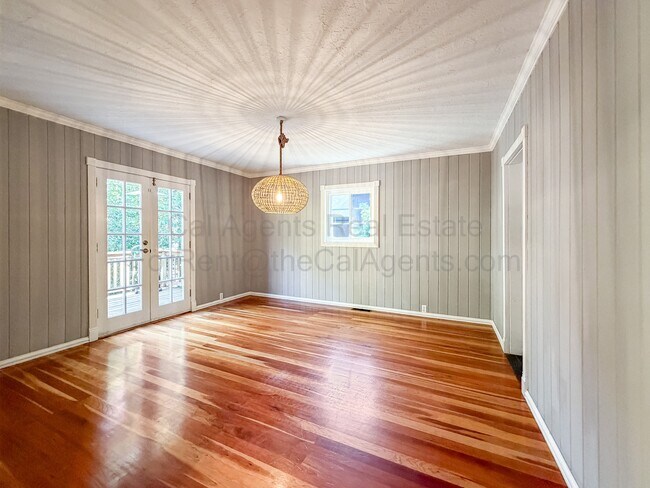 Building Photo - 7352 Saroni Dr