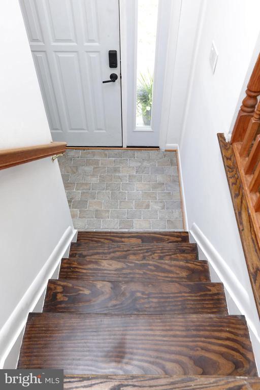 Building Photo - 8530 Wedding Dr