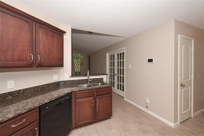 Building Photo - 1001 Strawberry Ridge Dr