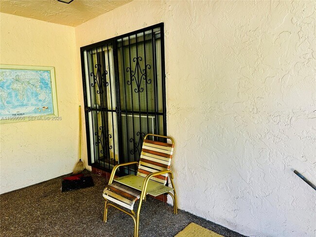 Building Photo - 2601 NE 32nd St