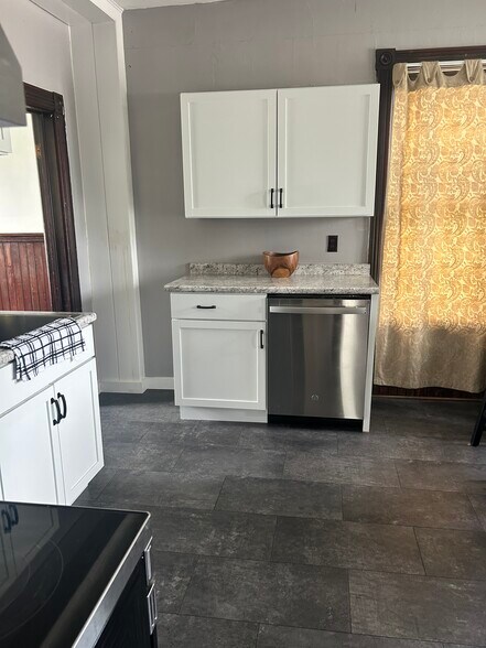 Building Photo - 223 Union Ave