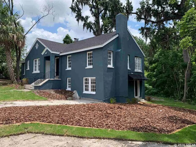 Building Photo - 929 SW 13th St