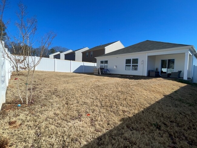 Building Photo - Nice Home in Piedmont