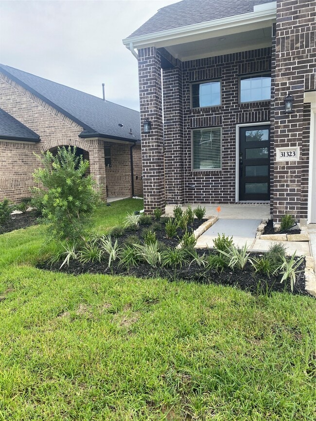 Building Photo - 31323 Balsam Hawk Ln