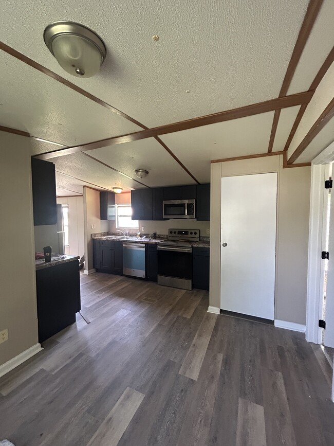 Building Photo - 302 Wilson Dr