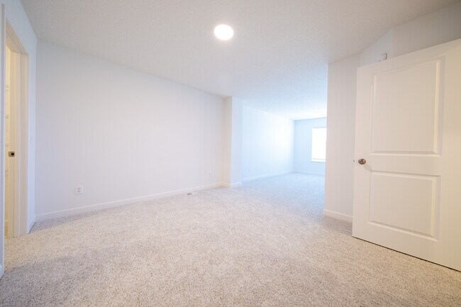 Building Photo - 5147 Long Pointe Pass