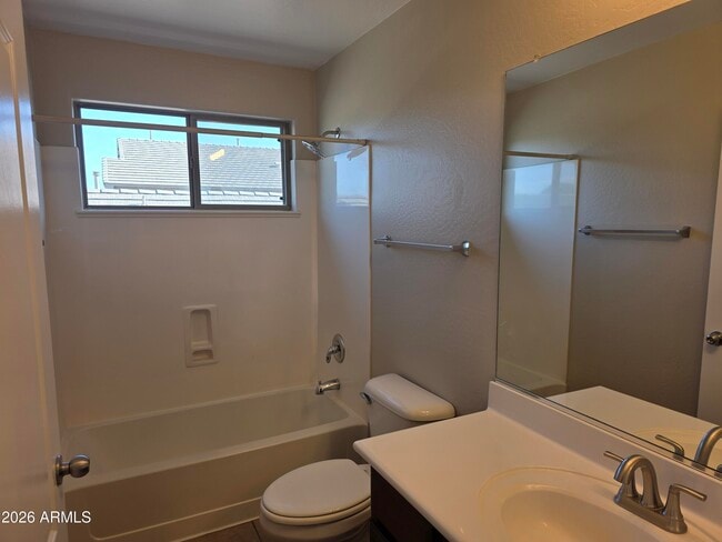 Building Photo - 1605 E Melanie St