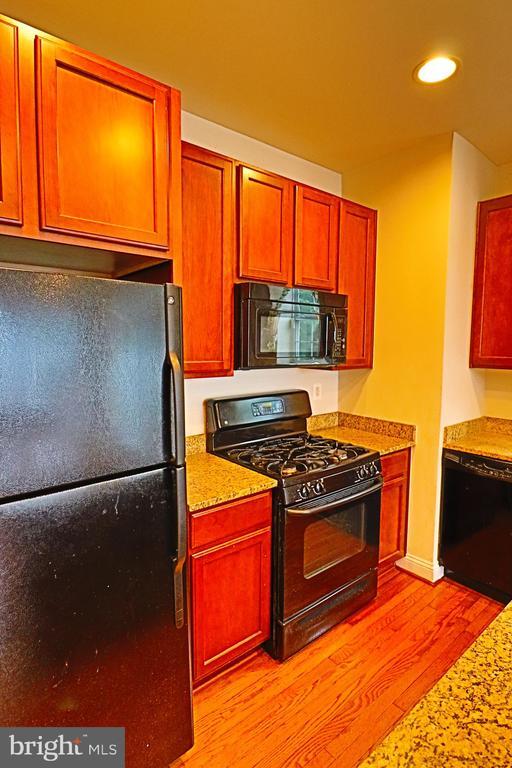 Building Photo - 7200 Phelps Hill Ct