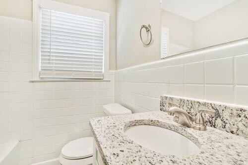 Building Photo - 2234 Holly Hill Dr