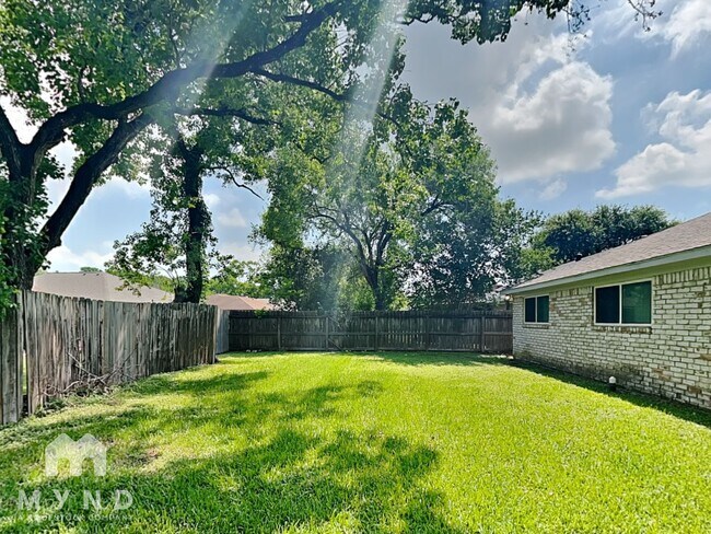 Building Photo - 12615 Enchanted Path Dr