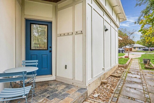 Building Photo - 6809 Meadow Cir