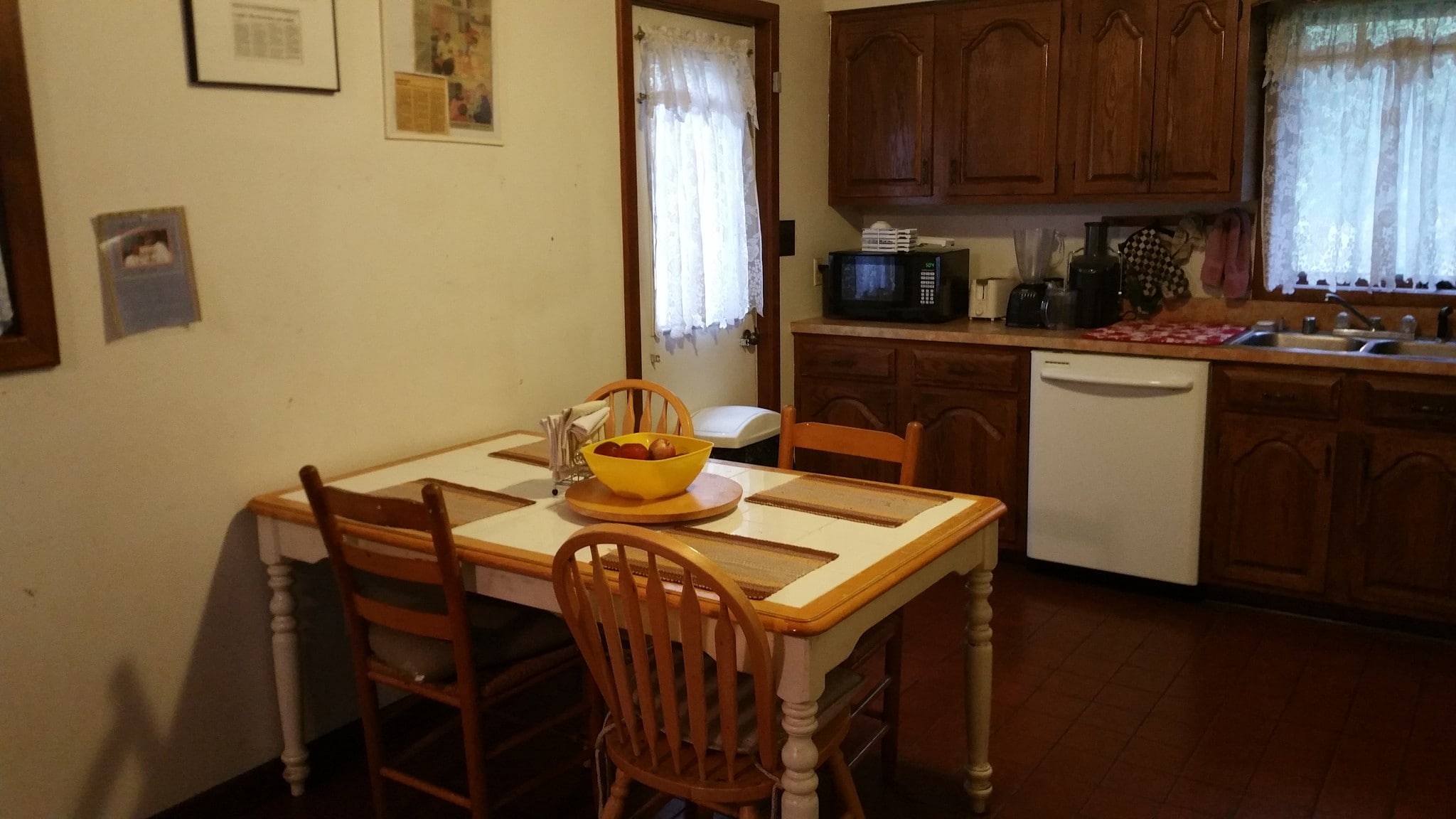 Kitchen fullview - 2116 Thaler Ave