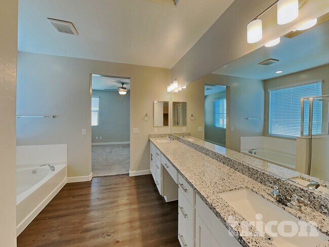 Building Photo - 2929 N 28th St