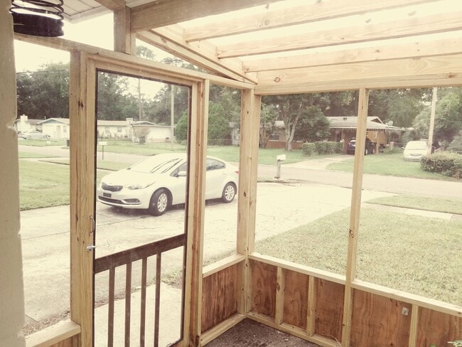 Building Photo - 4735 Redstone Dr