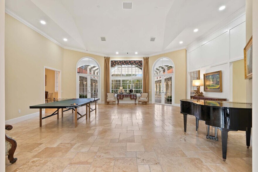 Building Photo - 2225 23rd St SW