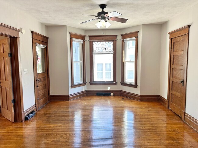 Building Photo - 226 Griffing Ave