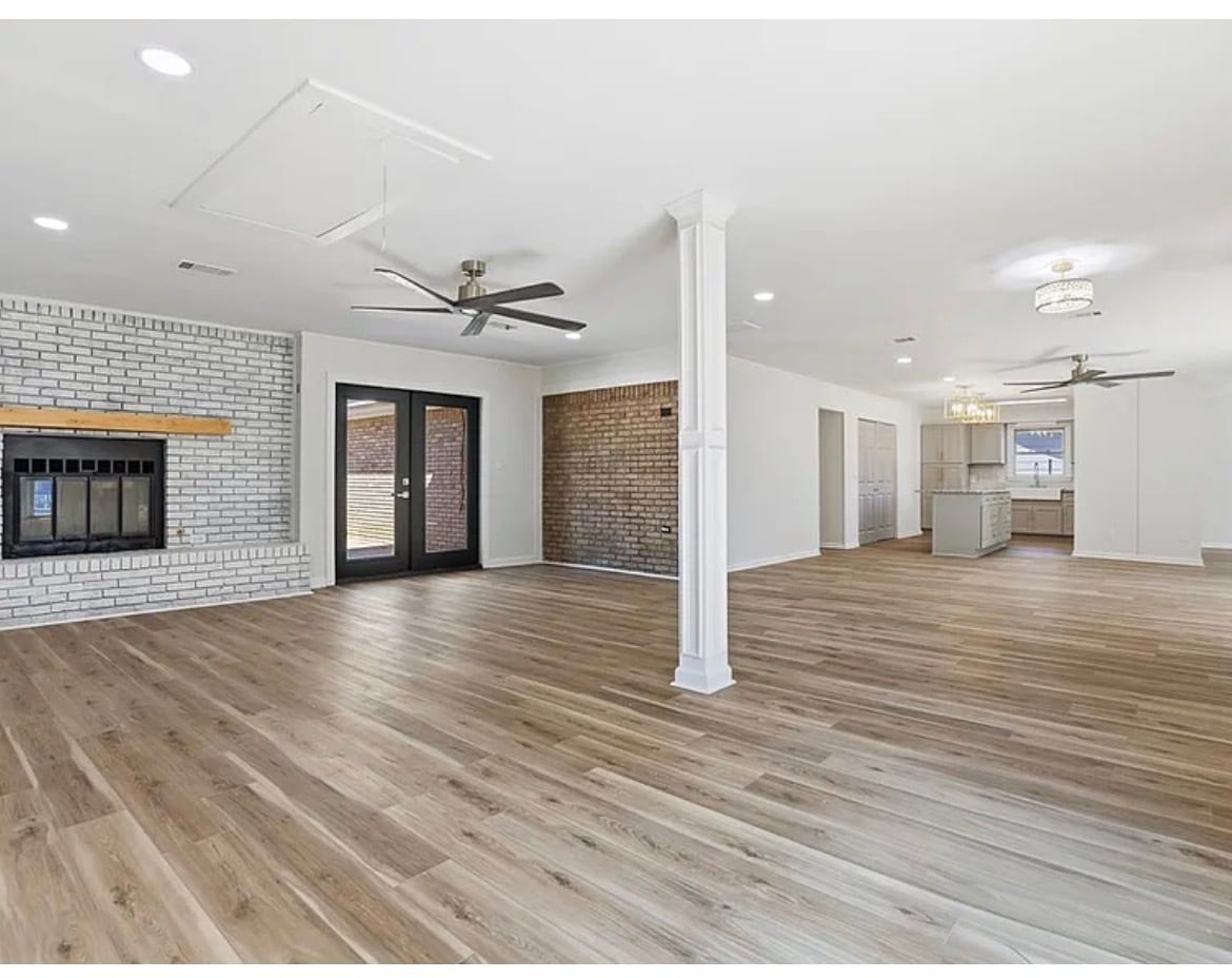 Building Photo - 6215 Parker Dr