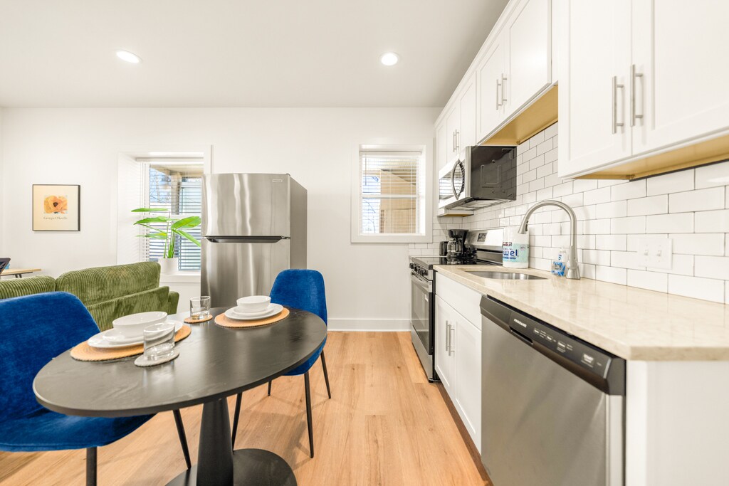 Building Photo - 4245 Troost Ave