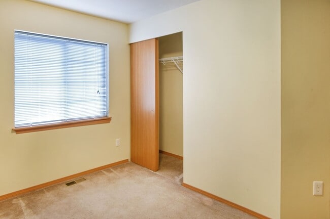 Building Photo - Beautiful Home Located in Coupeville!