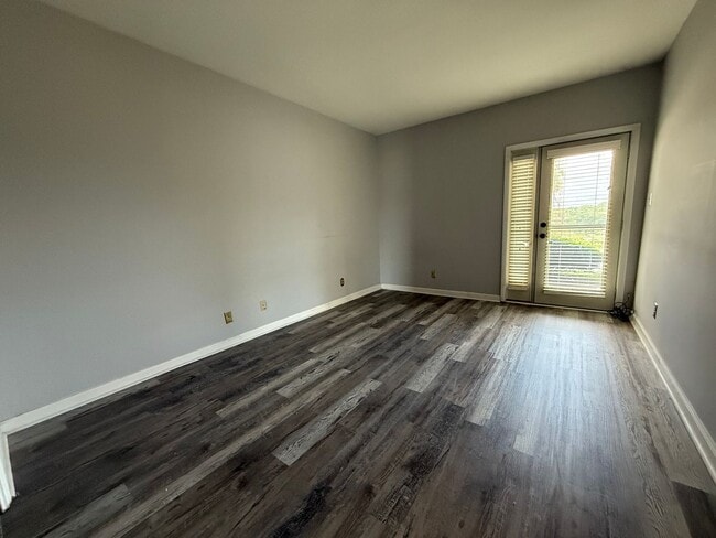 Building Photo - 5709 Lyons View Pike