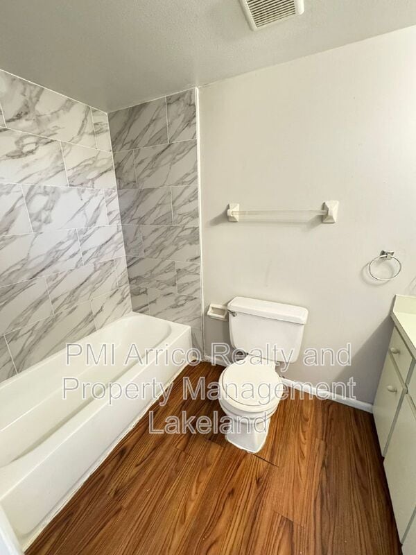 Building Photo - 3545 Raintree Way