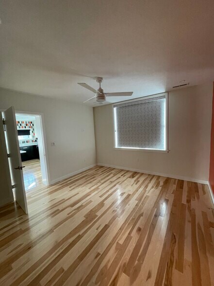 Bedroom - 1306 Pennsylvania Ave