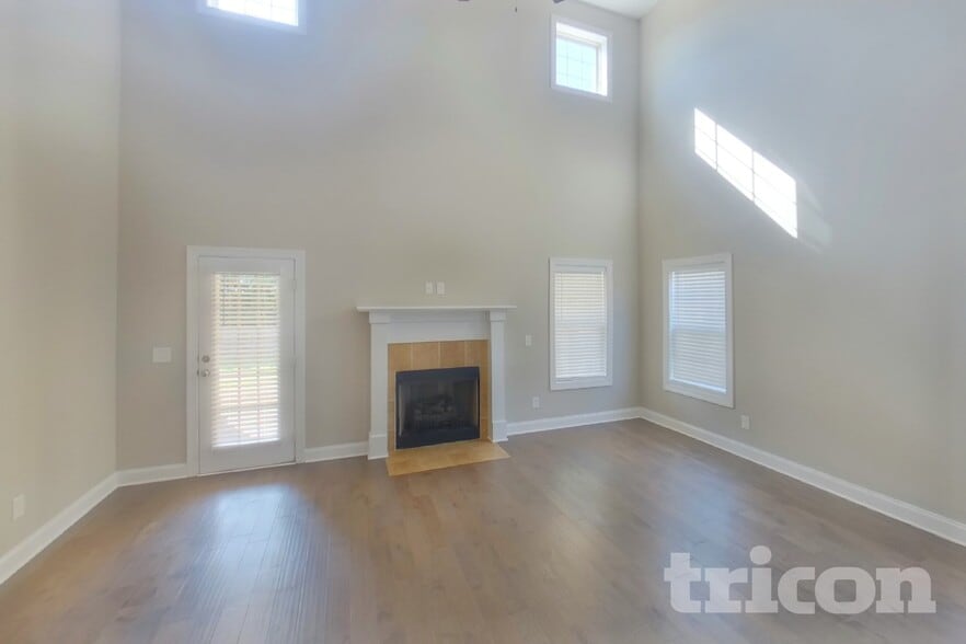 Building Photo - 1509 Burrows Ave