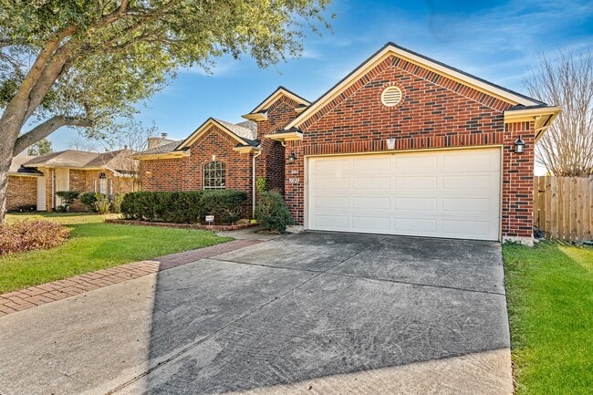 Building Photo - 15727 Schumann Ln