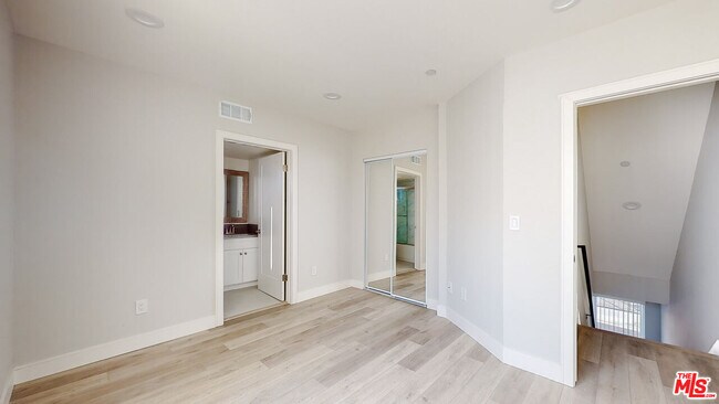 Building Photo - 307 Rosemont Ave