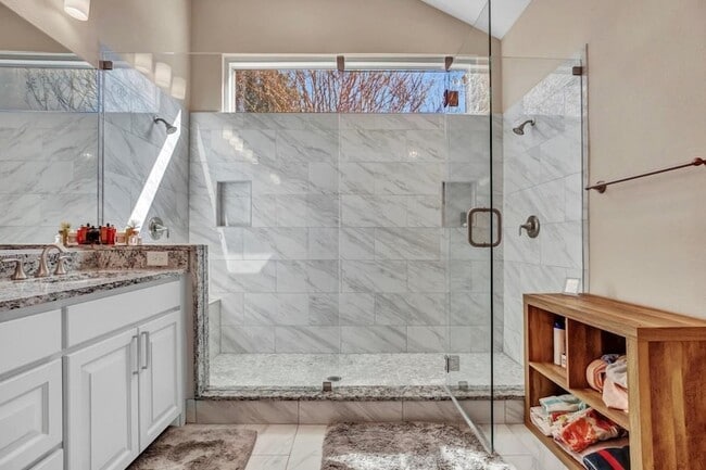 Building Photo - 5915 Smoke Glass Trail