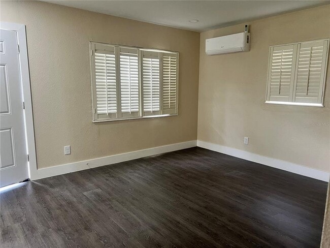 Building Photo - 3616 E Shadowlawn Ave