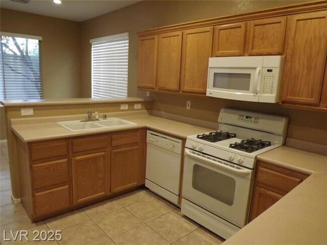 Building Photo - WONDERFUL 3 BEDROOM HOME AT END OF CUL-DE-...