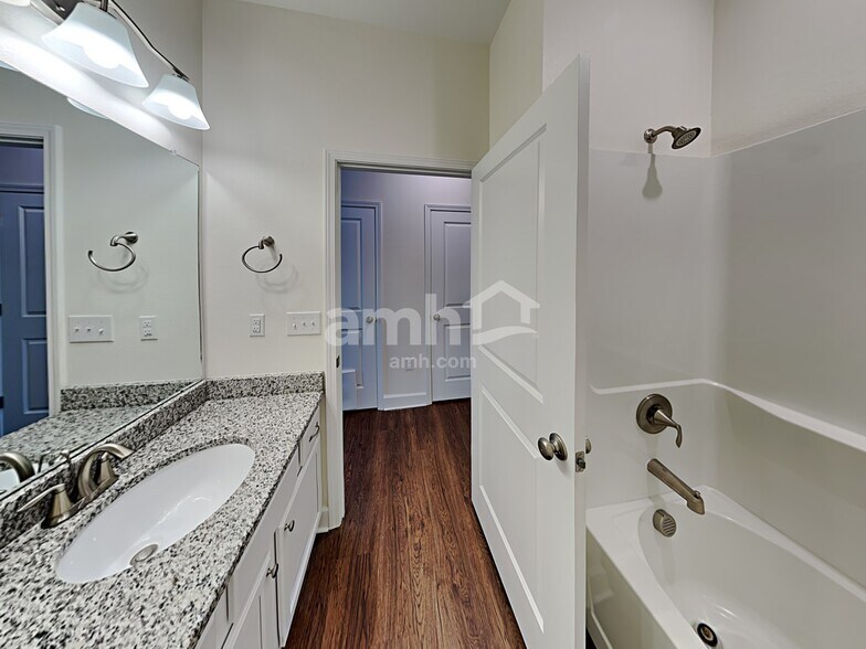 Building Photo - 307 Pine Terrace Dr