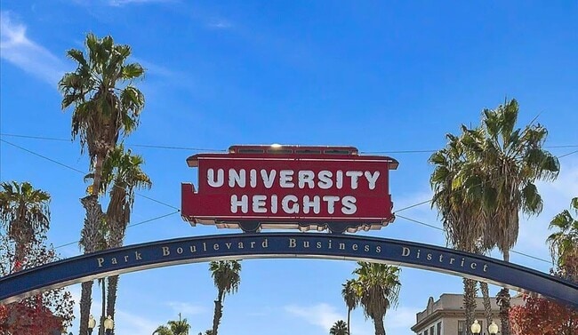 Building Photo - Beautiful 2 BD, 1.5 BA condo w/1 car detached garage for rent in University Heights!